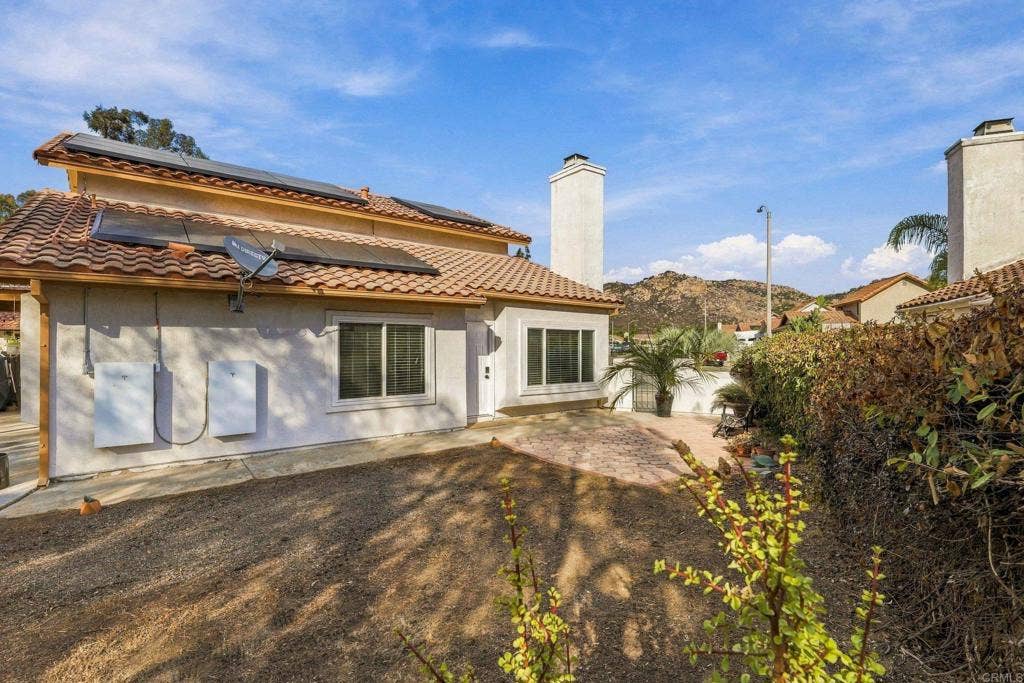 2343 Fair Oak Ct, Escondido, CA 92026