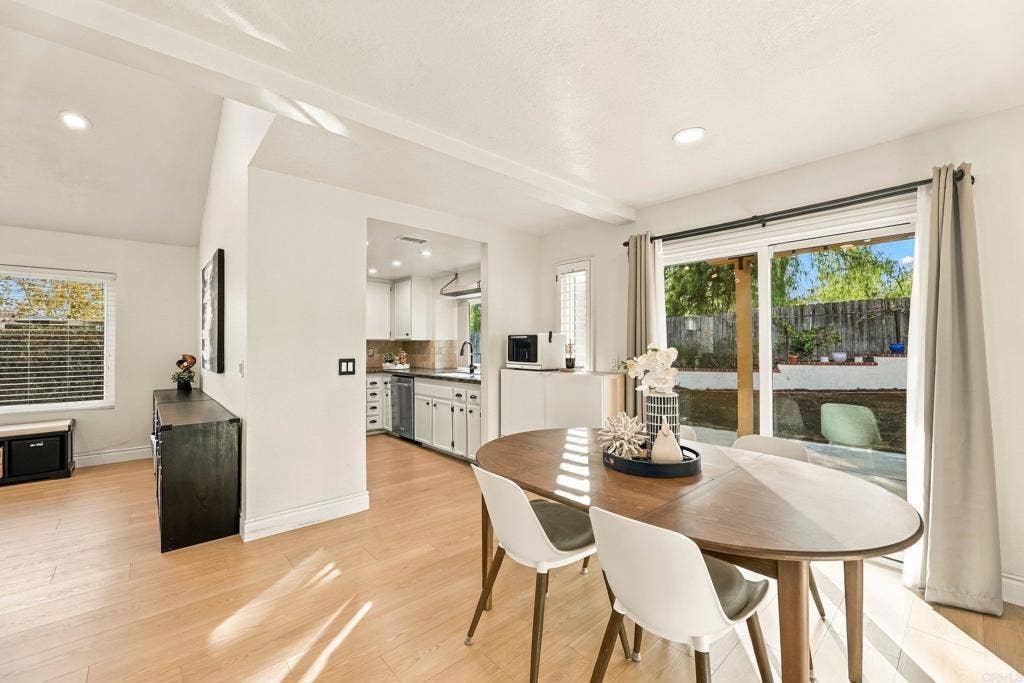 2343 Fair Oak Ct, Escondido, CA 92026