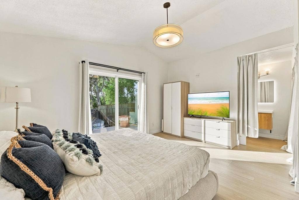 2343 Fair Oak Ct, Escondido, CA 92026