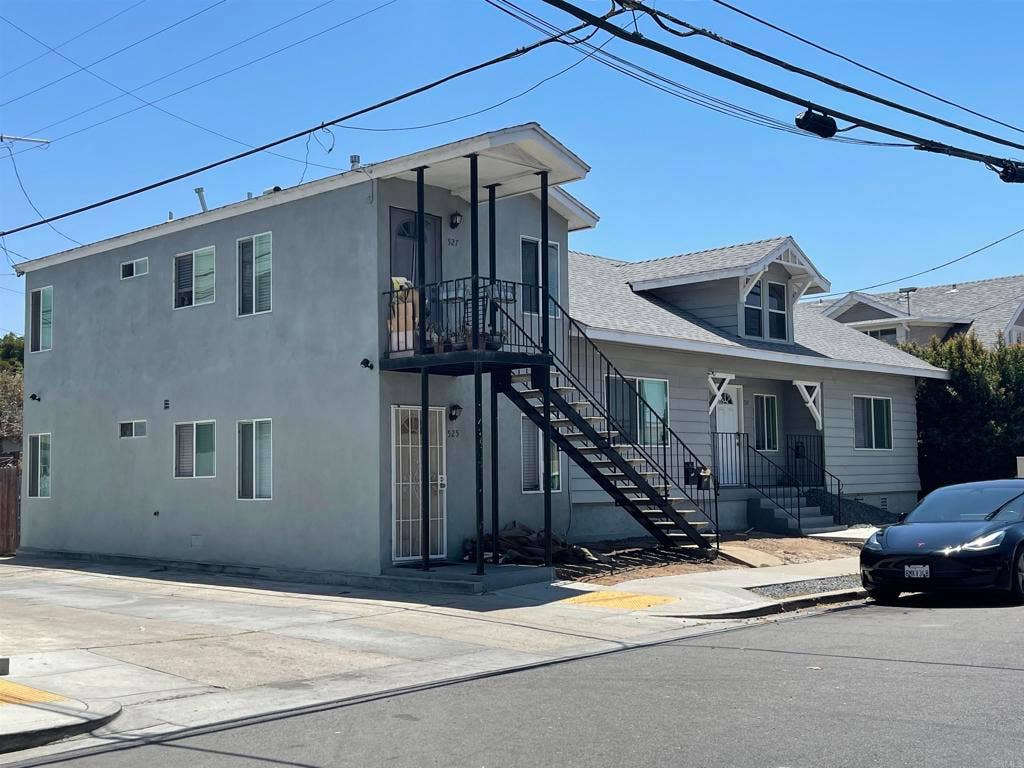 527 Dewey Street, San Diego, CA 92113 527 Dewey Street, San Diego, CA 92113