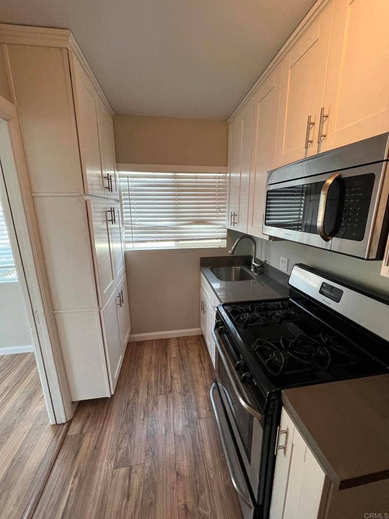 527 Dewey Street, San Diego, CA 92113 527 Dewey Street, San Diego, CA 92113