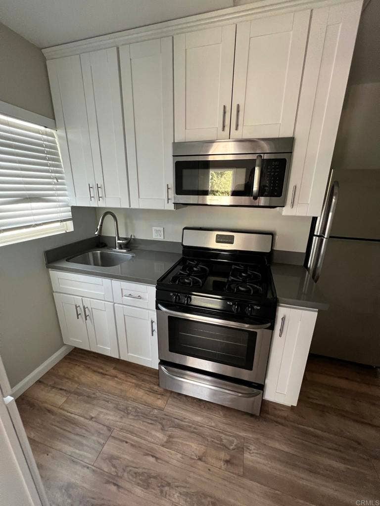 527 Dewey Street, San Diego, CA 92113 527 Dewey Street, San Diego, CA 92113