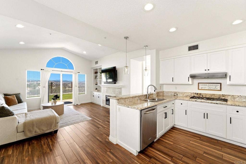 2467 Rock View, Escondido, CA 92026