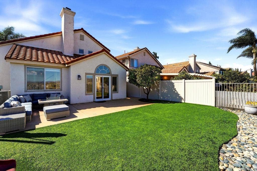 2467 Rock View, Escondido, CA 92026