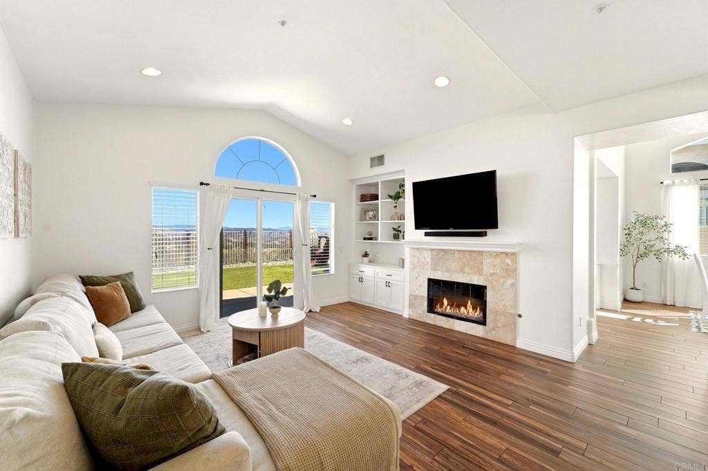 2467 Rock View, Escondido, CA 92026