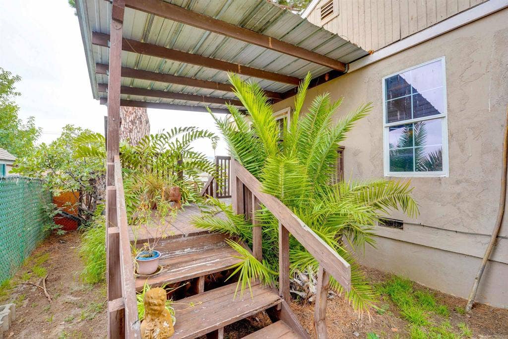 12732 Castle Court Drive, Lakeside, CA 92040