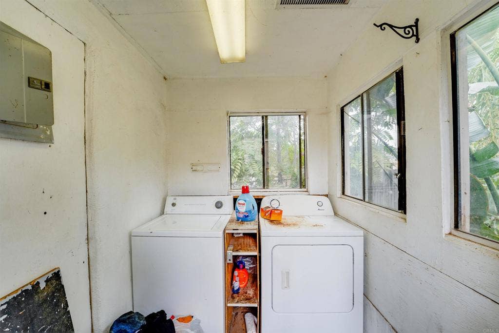 12732 Castle Court Drive, Lakeside, CA 92040