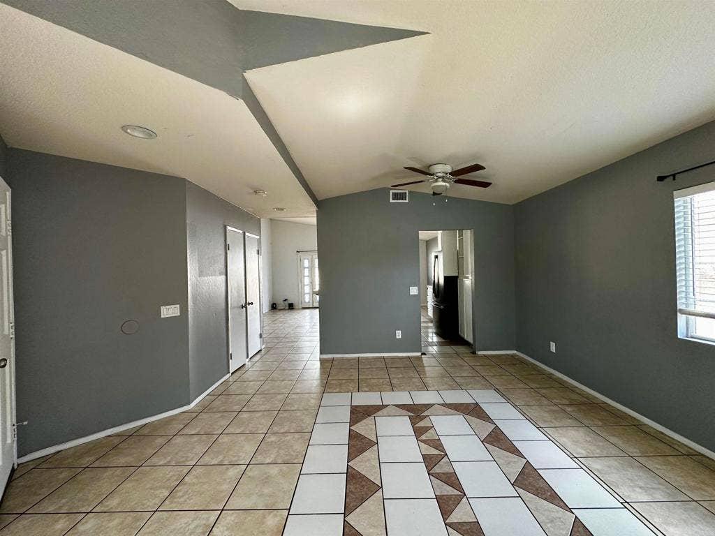 623 Carmen Drive, San Jacinto, CA 92583 623 Carmen Drive, San Jacinto, CA 92583