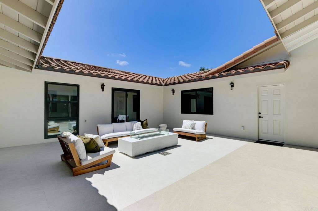 8838 La Jolla Scenic Drive, La Jolla, CA 92037 8838 La Jolla Scenic Drive, La Jolla, CA 92037