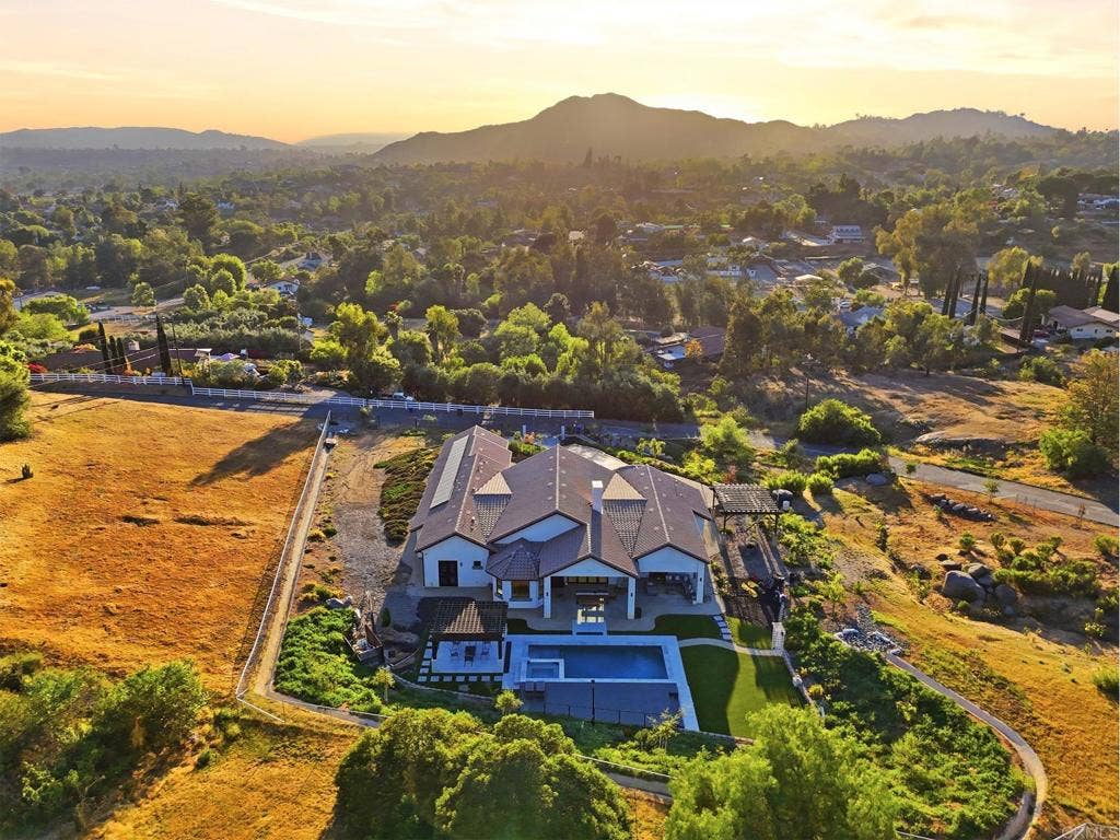 14989 Orchard View Drive, Poway, CA 92064 14989 Orchard View Drive, Poway, CA 92064