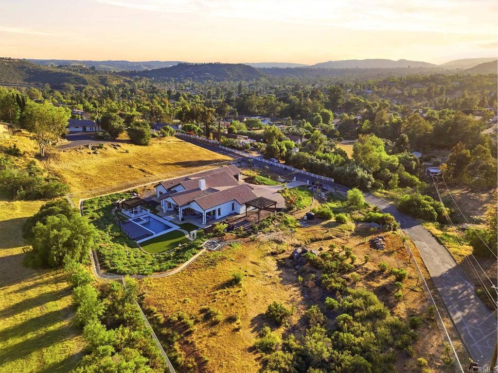 14989 Orchard View Drive, Poway, CA 92064 14989 Orchard View Drive, Poway, CA 92064