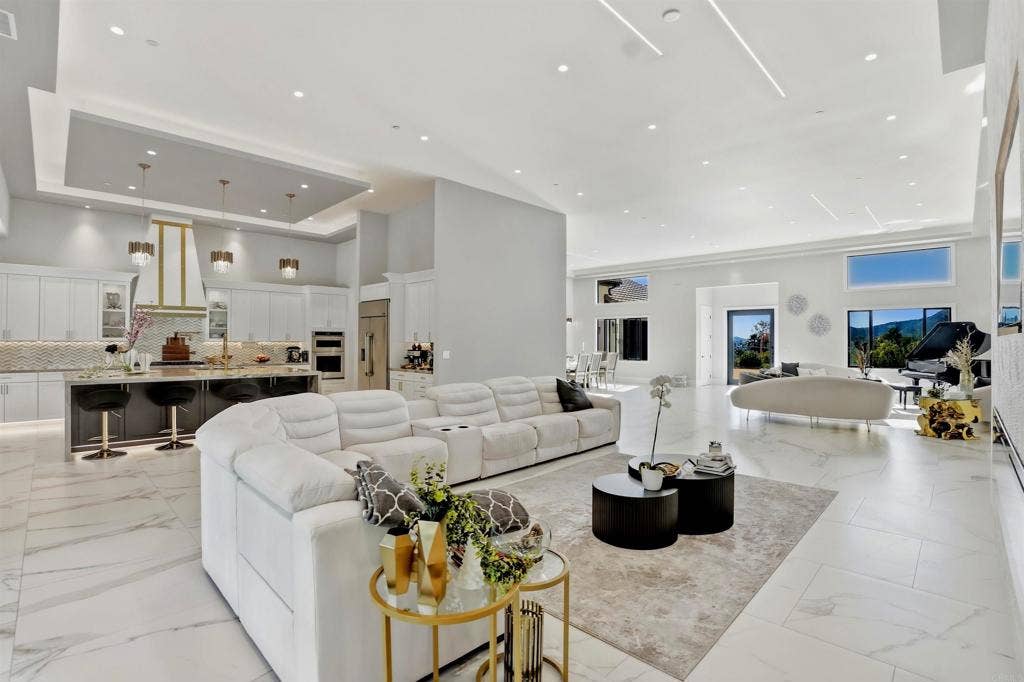 14989 Orchard View Drive, Poway, CA 92064 14989 Orchard View Drive, Poway, CA 92064