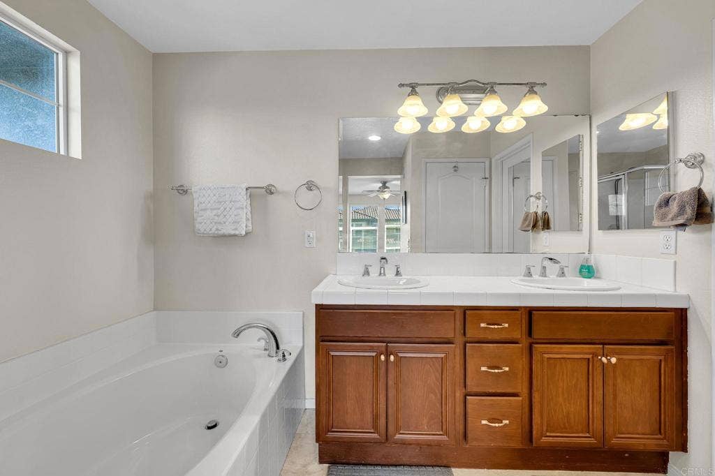 164 Via Montisi, Santee, CA 92071 164 Via Montisi, Santee, CA 92071