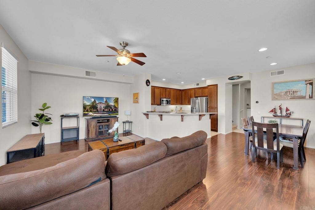 164 Via Montisi, Santee, CA 92071 164 Via Montisi, Santee, CA 92071