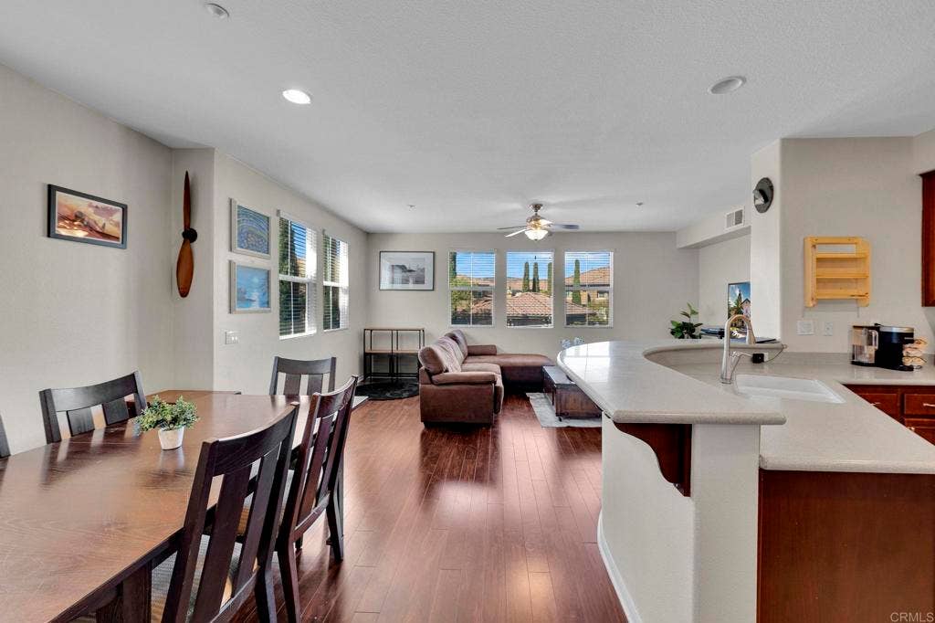 164 Via Montisi, Santee, CA 92071 164 Via Montisi, Santee, CA 92071