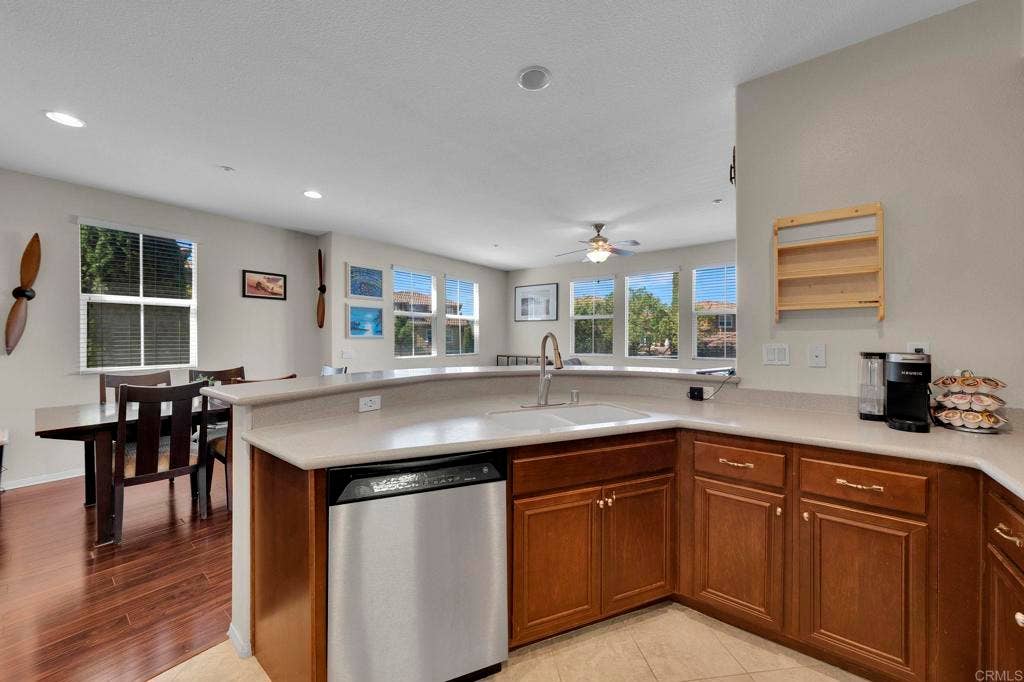 164 Via Montisi, Santee, CA 92071 164 Via Montisi, Santee, CA 92071
