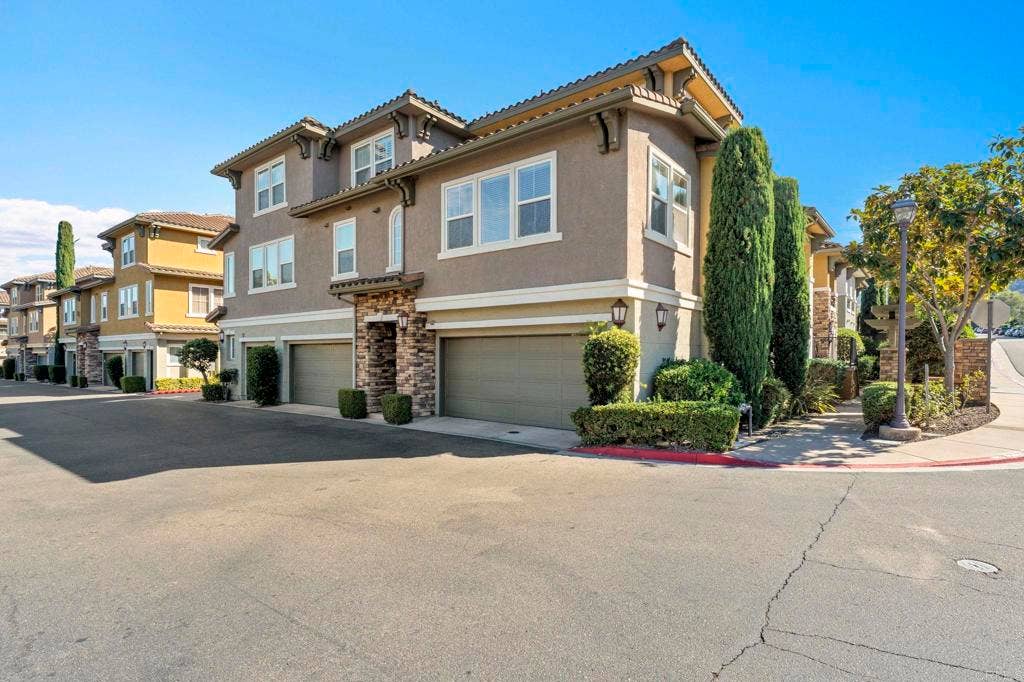 164 Via Montisi, Santee, CA 92071 164 Via Montisi, Santee, CA 92071