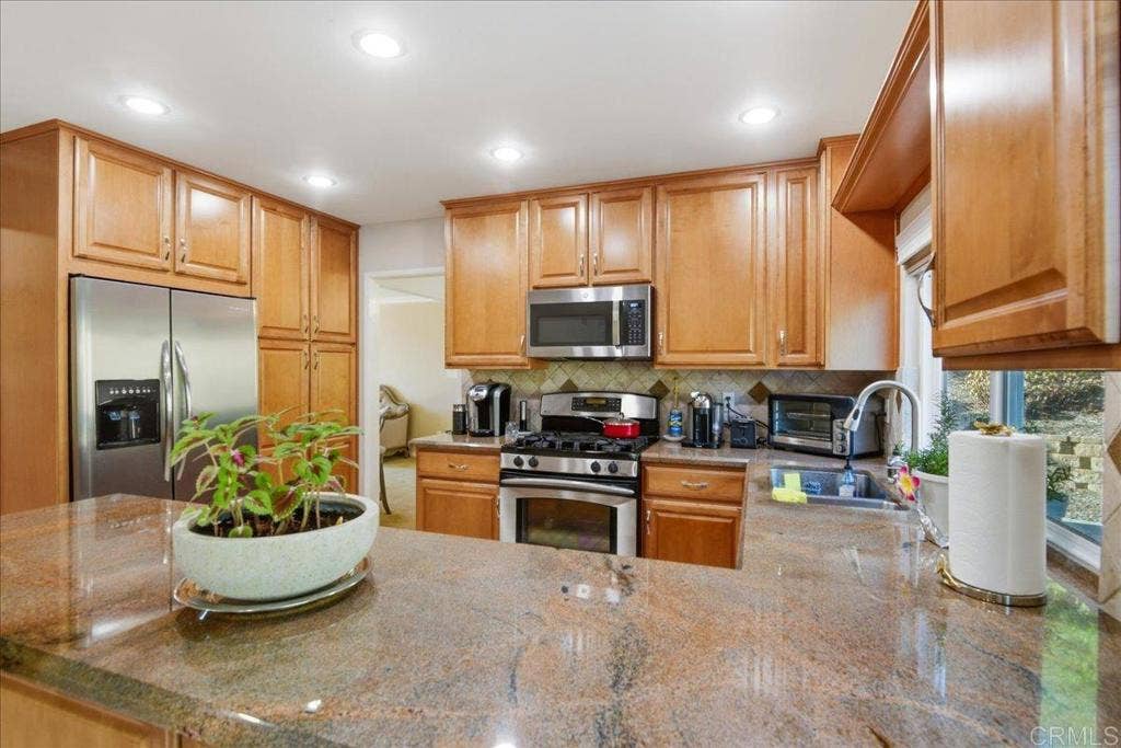 1695 Arnheim CT, El Cajon, CA 92021 1695 Arnheim CT, El Cajon, CA 92021