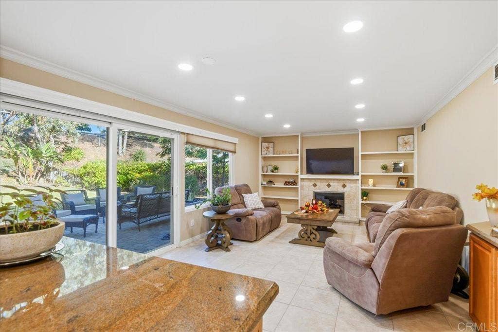 1695 Arnheim CT, El Cajon, CA 92021 1695 Arnheim CT, El Cajon, CA 92021