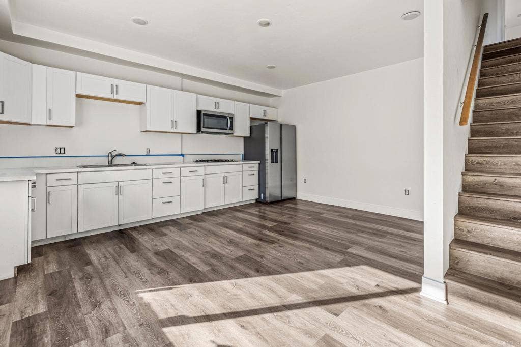 5206 La Paz Drive, San Diego, CA 92114 5206 La Paz Drive, San Diego, CA 92114