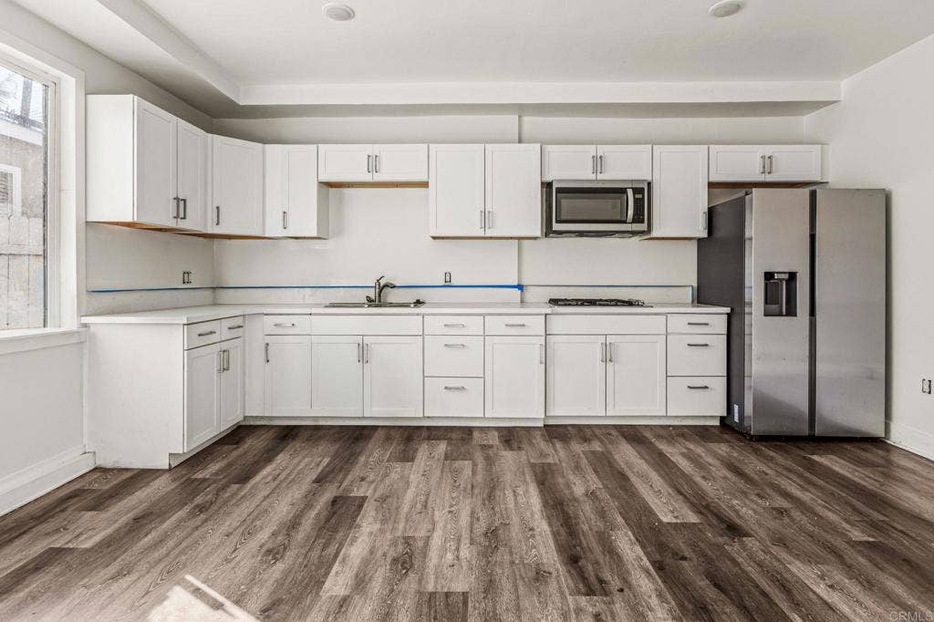 5206 La Paz Drive, San Diego, CA 92114 5206 La Paz Drive, San Diego, CA 92114