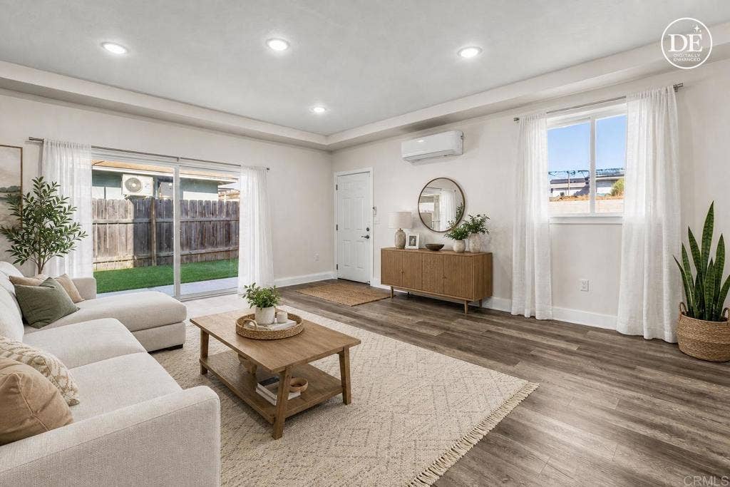 5206 La Paz Drive, San Diego, CA 92114 5206 La Paz Drive, San Diego, CA 92114