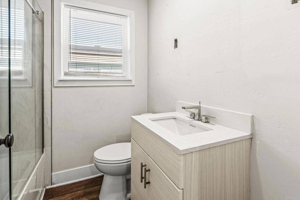 5206 La Paz Drive, San Diego, CA 92114 5206 La Paz Drive, San Diego, CA 92114