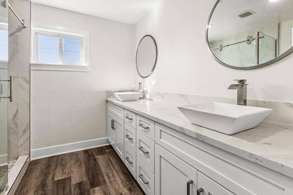 5206 La Paz Drive, San Diego, CA 92114 5206 La Paz Drive, San Diego, CA 92114