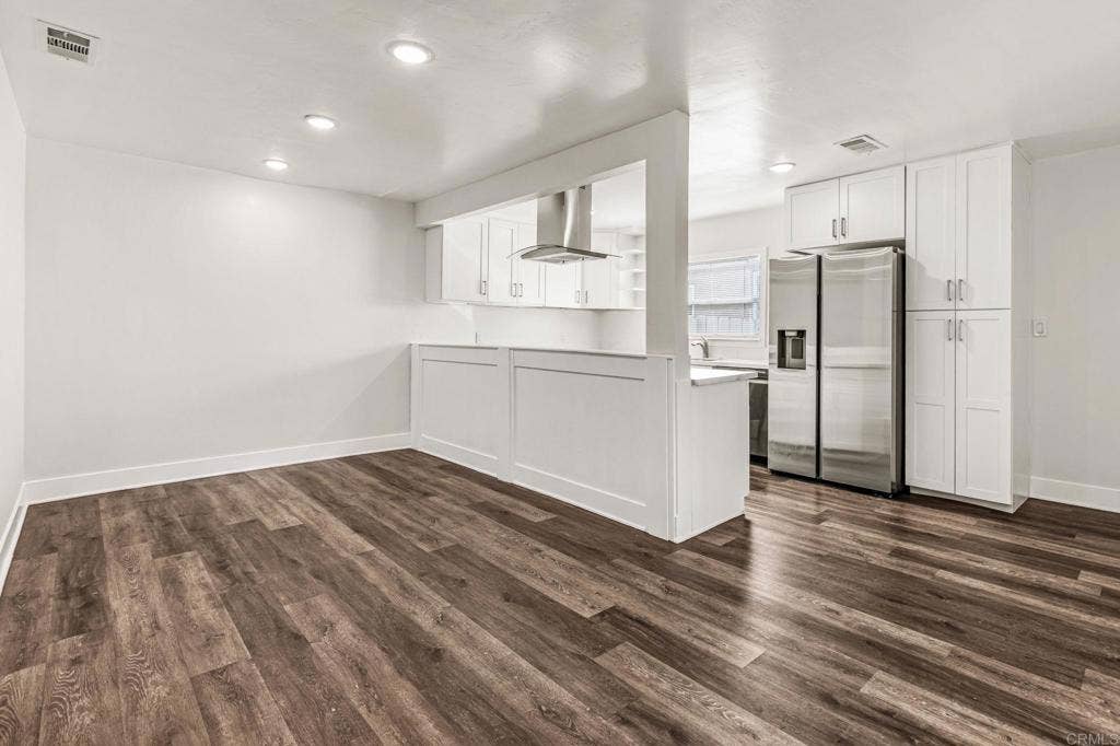 5206 La Paz Drive, San Diego, CA 92114 5206 La Paz Drive, San Diego, CA 92114
