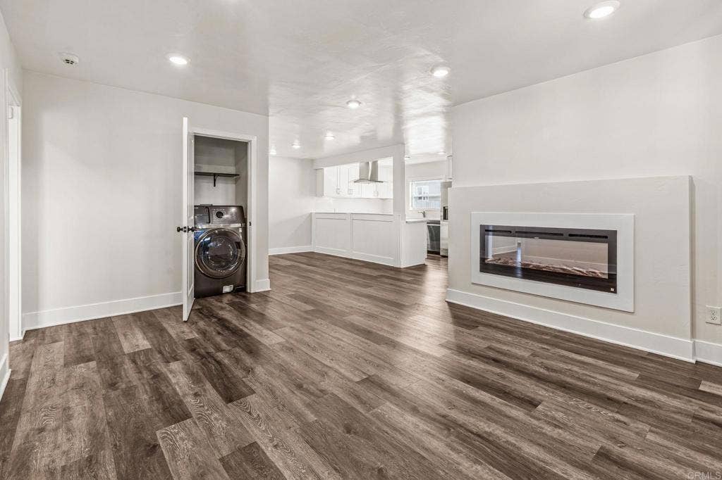 5206 La Paz Drive, San Diego, CA 92114 5206 La Paz Drive, San Diego, CA 92114