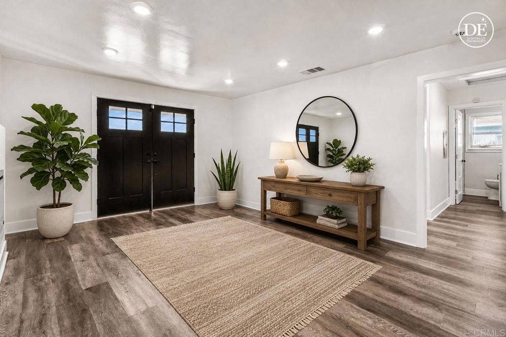 5206 La Paz Drive, San Diego, CA 92114 5206 La Paz Drive, San Diego, CA 92114