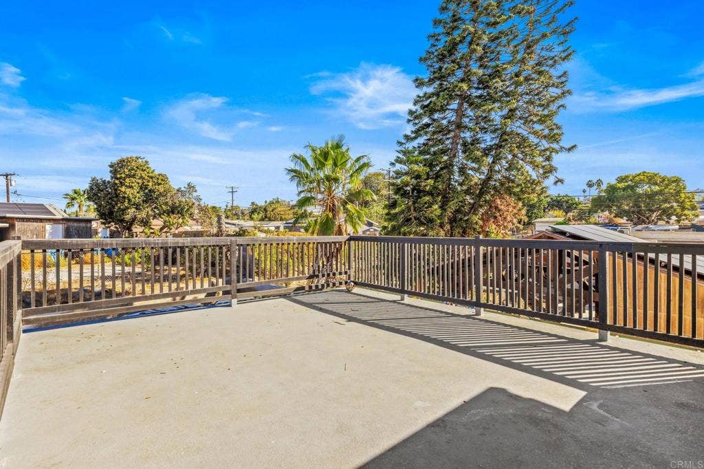 5206 La Paz Drive, San Diego, CA 92114 5206 La Paz Drive, San Diego, CA 92114