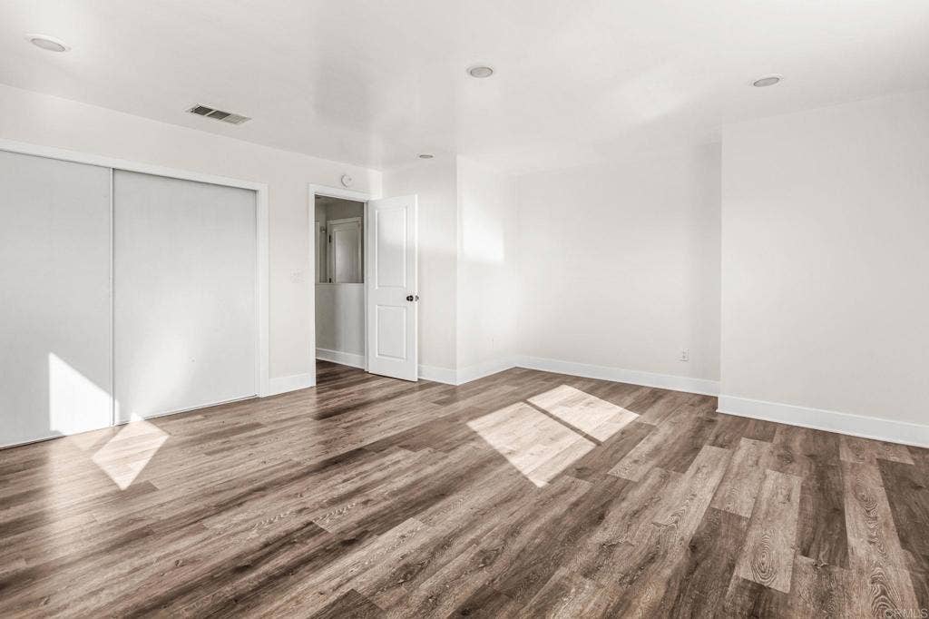 5206 La Paz Drive, San Diego, CA 92114 5206 La Paz Drive, San Diego, CA 92114
