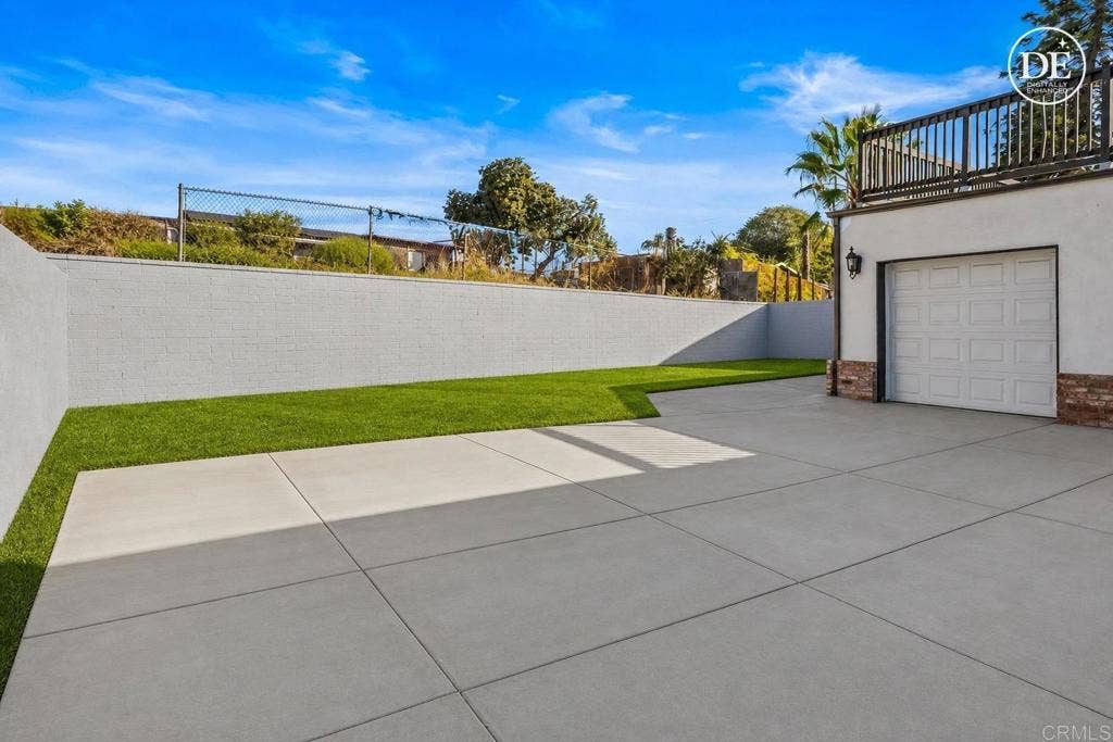 5206 La Paz Drive, San Diego, CA 92114 5206 La Paz Drive, San Diego, CA 92114