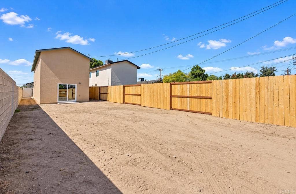 1410 Monterey Street, Bakersfield, CA 93305