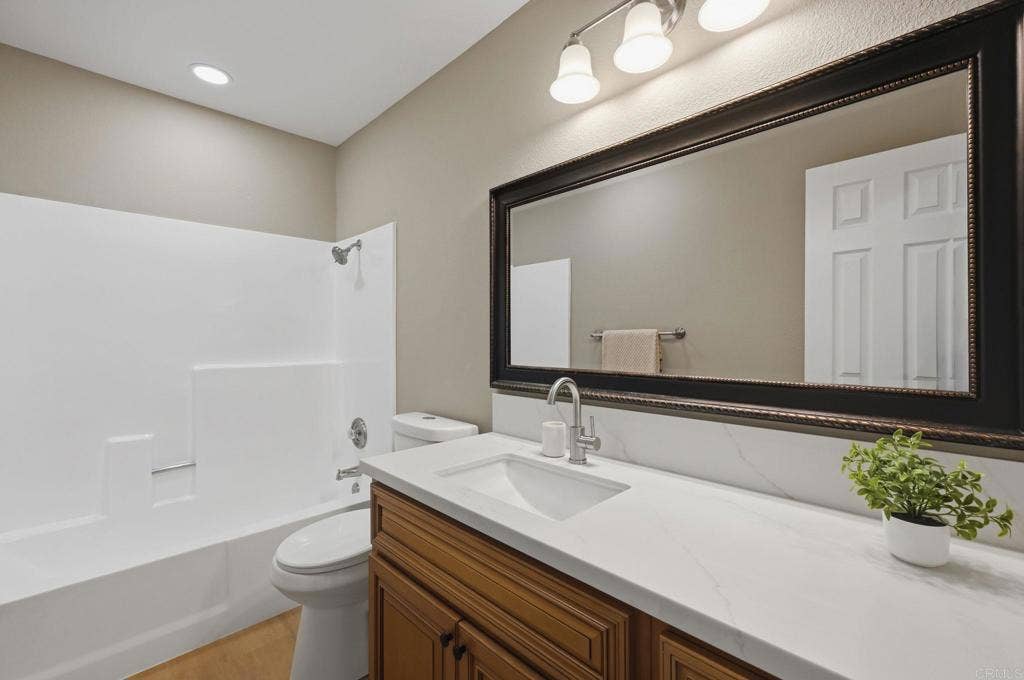 9210 Kenwood Dr #K, Spring Valley, CA 91977 9210 Kenwood Dr #K, Spring Valley, CA 91977