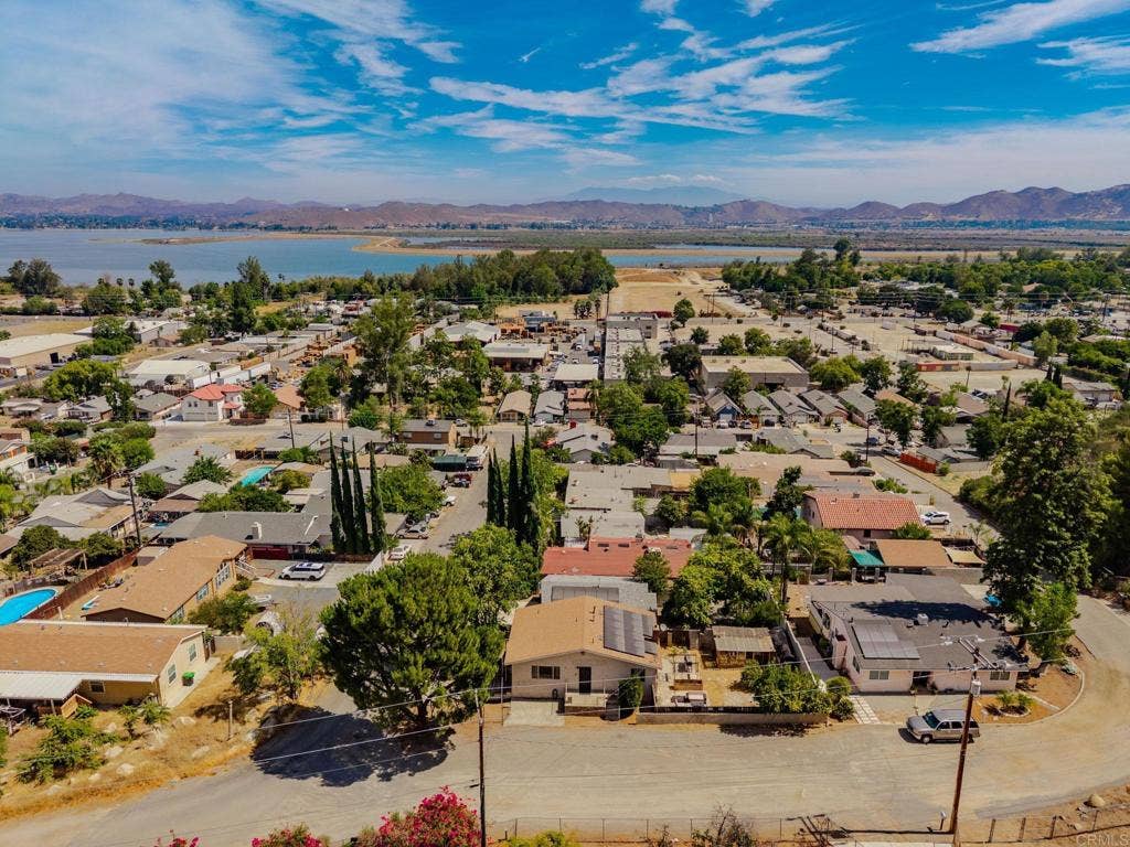 33200 Benner Street, Lake Elsinore, CA 92530 33200 Benner Street, Lake Elsinore, CA 92530