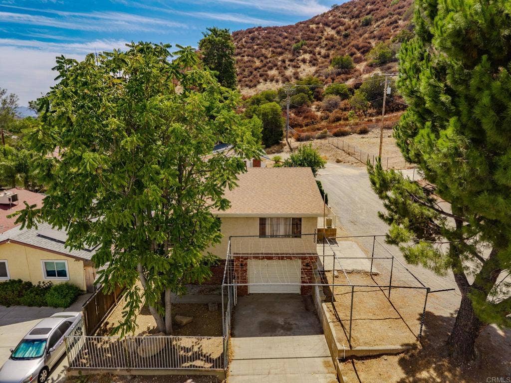 33200 Benner Street, Lake Elsinore, CA 92530 33200 Benner Street, Lake Elsinore, CA 92530