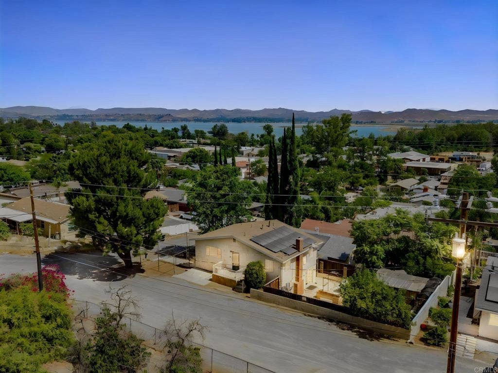 33200 Benner Street, Lake Elsinore, CA 92530 33200 Benner Street, Lake Elsinore, CA 92530