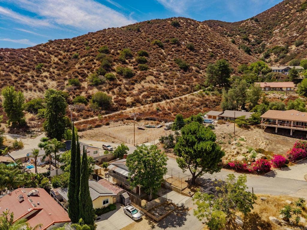 33200 Benner Street, Lake Elsinore, CA 92530 33200 Benner Street, Lake Elsinore, CA 92530