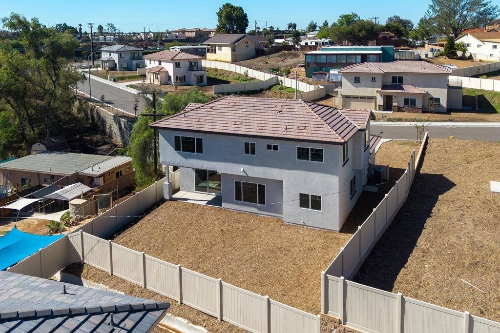 3900 Rojo Tierra, La Mesa, CA 91941 3900 Rojo Tierra, La Mesa, CA 91941