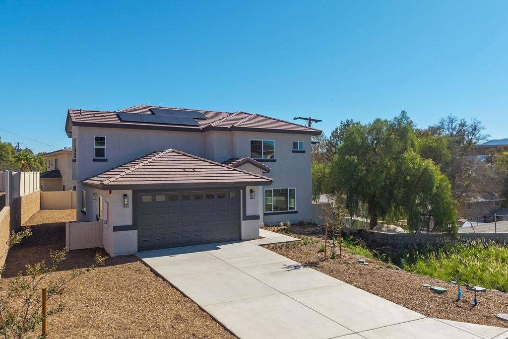 3900 Rojo Tierra, La Mesa, CA 91941 3900 Rojo Tierra, La Mesa, CA 91941