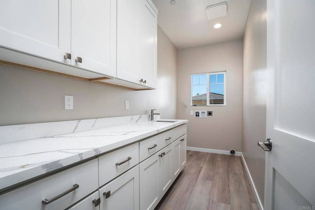 3900 Rojo Tierra, La Mesa, CA 91941 3900 Rojo Tierra, La Mesa, CA 91941