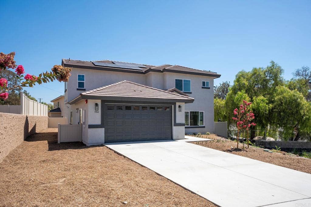 3900 Rojo Tierra, La Mesa, CA 91941 3900 Rojo Tierra, La Mesa, CA 91941