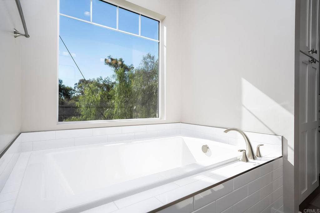 3900 Rojo Tierra, La Mesa, CA 91941 3900 Rojo Tierra, La Mesa, CA 91941
