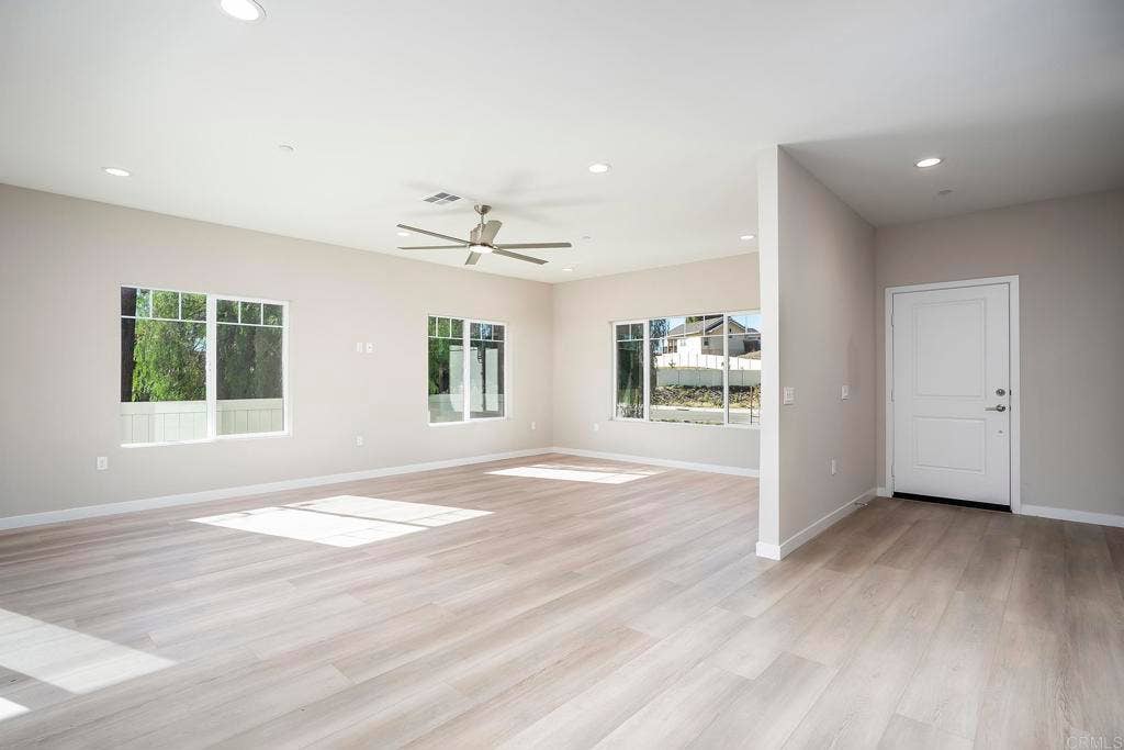 3900 Rojo Tierra, La Mesa, CA 91941 3900 Rojo Tierra, La Mesa, CA 91941