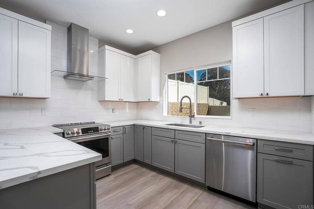 3900 Rojo Tierra, La Mesa, CA 91941 3900 Rojo Tierra, La Mesa, CA 91941