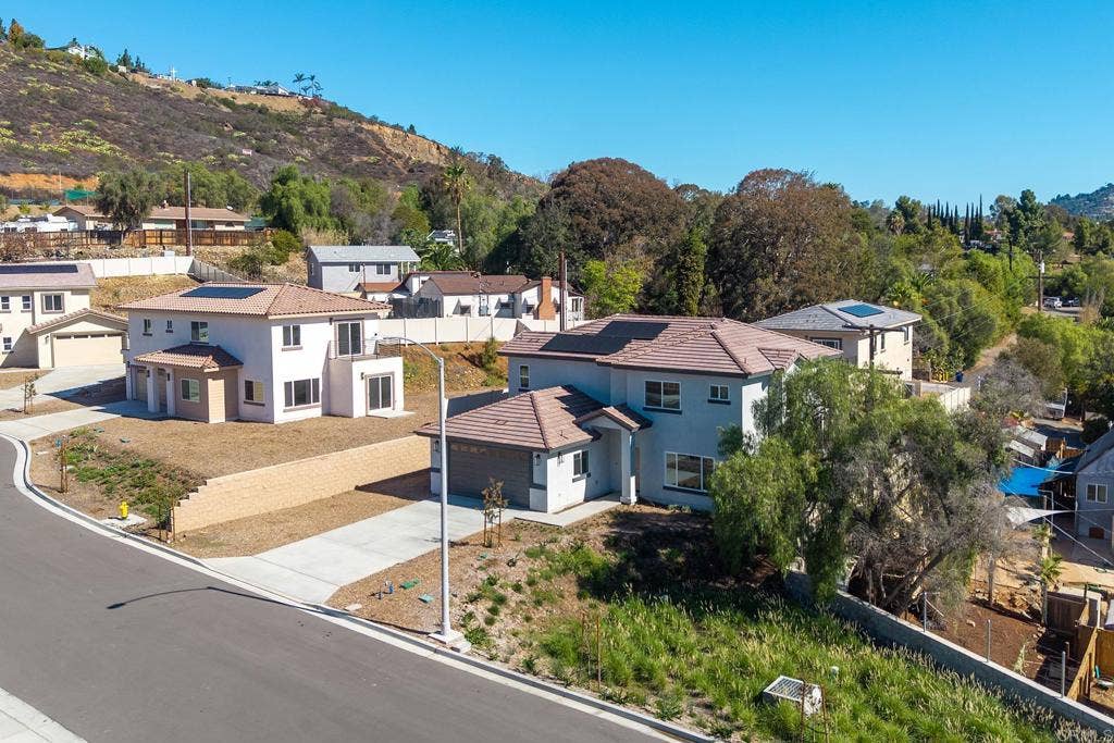 3900 Rojo Tierra, La Mesa, CA 91941 3900 Rojo Tierra, La Mesa, CA 91941