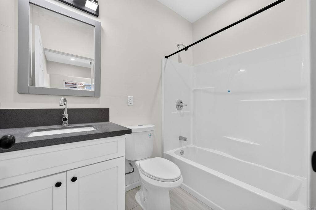 395 N 1St Street, El Cajon, CA 92021 395 N 1St Street, El Cajon, CA 92021