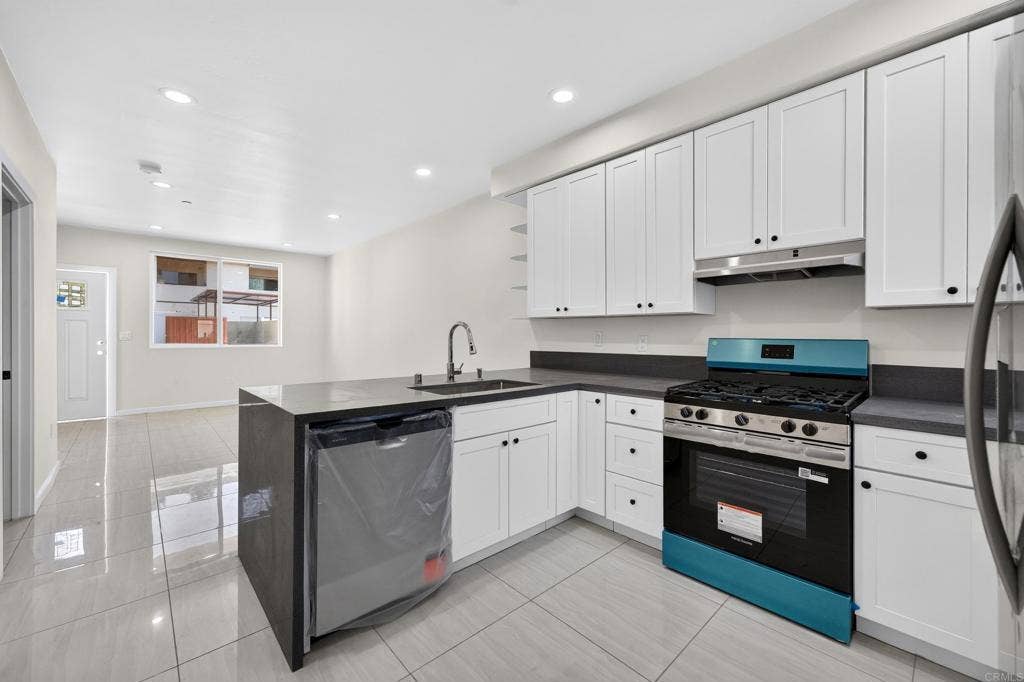 395 N 1St Street, El Cajon, CA 92021 395 N 1St Street, El Cajon, CA 92021
